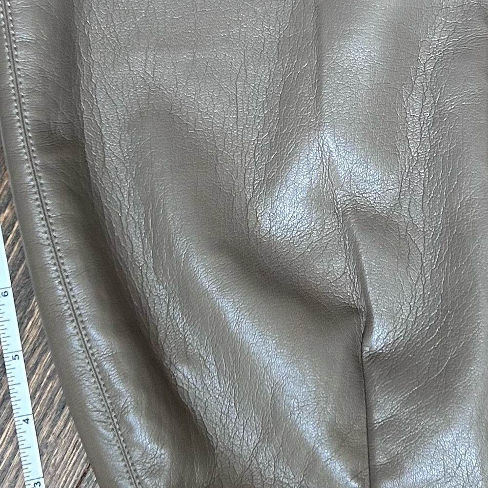 WILFRED ARITZIA Vegan Faux Leather Patio Mini Skirt 
Light brown - Picture 6 of 13